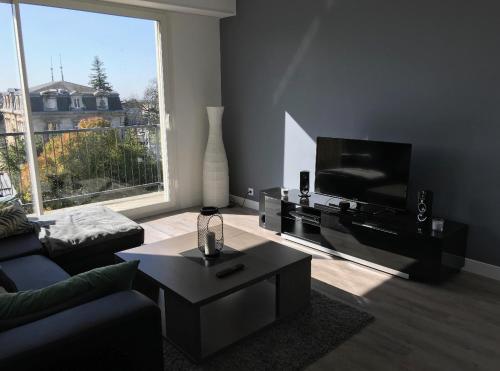 Superbe appartement proche Bordeaux pied du tram - Location saisonnière - Lormont