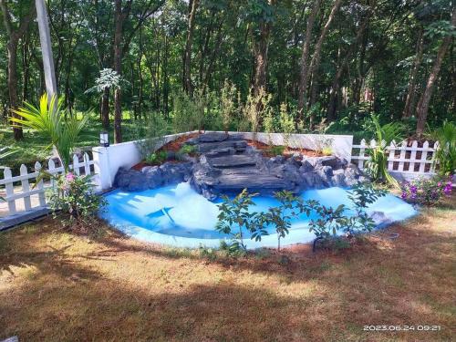 Kert, 100 négyzetméteres, 1 hálószobás Ház 1 fürdőszobával Thattlekad területén (Merlys Fruit Garden - Homestay at Thattekkad) in Thattakad