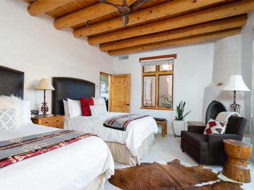 Casa de Caballo 2 Bedrooms Sleeps 6 Patio Pool Access Fireplaces - image 13
