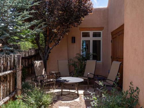 Casa de Caballo 2 Bedrooms Sleeps 6 Patio Pool Access Fireplaces - image 11