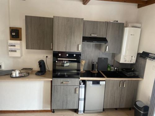 Konyha, Superbe appartement face au Château - 2 chambres - Netflix/Canal+ (Superbe appartement face au Chateau - 2 chambres - Netflix/Canal+) in Sedan