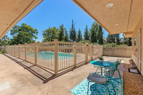 Designer Poolside 1Bed1Bth Retreat in ลาเมซา (CA)