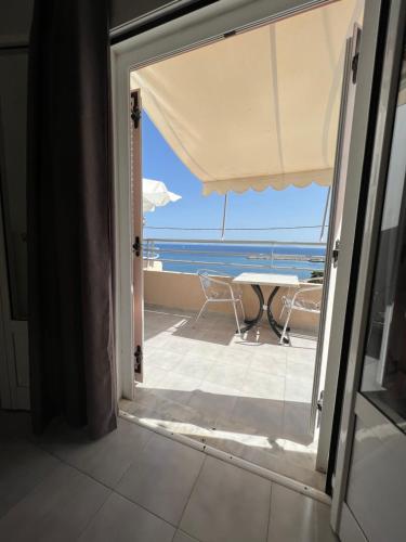 balcon/terasă, Harbour View - Oceanis Apartments in Kefalonia