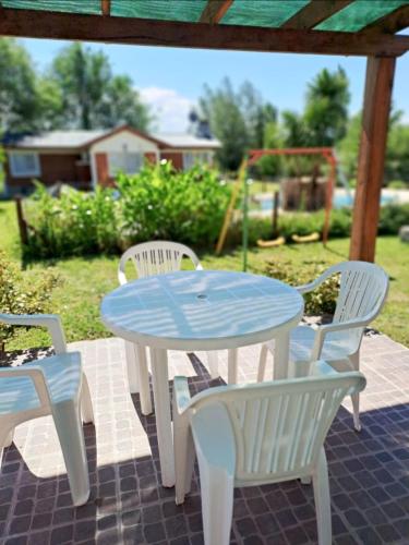 Skats, Cabañas Matices del Lago (Cabanas Matices del Lago) in Solar de los Molinos