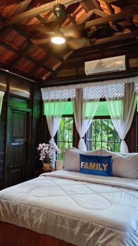 Kampung Cheq Homestay - Private Pool, Free Wifi, Netflix near Allianze University College of Medical Sciences