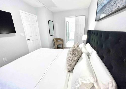 Downtown West Palm Apartment Near Airport in West Palm Beach, USA