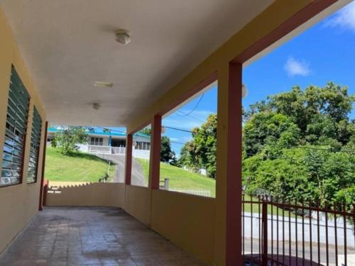 Balcony/terrace, Casa a 5 minutos de Guavate in Caguas
