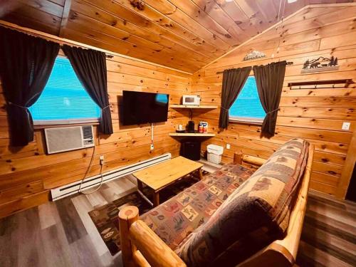 Willow Cabin in Thompsonville, USA