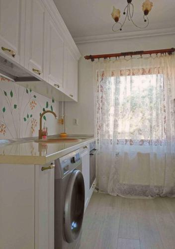 Miska Houze Miska Houze