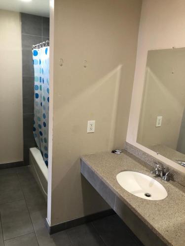 Star Motel – Norwalk, CA
