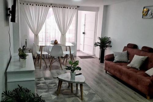 Hermoso y amplio apartamento, excelente ubicación!