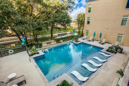 บริการและสิ่งอำนวยความสะดวก, Luxury Condo facing RiverWalk Free Parking Pet Friendly Centrally Located near พิพิธภัณฑ์ศิลปะซานแอนโตนิโอ