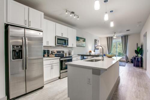 บริการและสิ่งอำนวยความสะดวก, Luxury Condo facing RiverWalk Free Parking Pet Friendly Centrally Located near พิพิธภัณฑ์ศิลปะซานแอนโตนิโอ