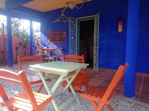 MERMAID HOUSE, apartment in tropical garden, wifi, central CANOA QUEBRADA