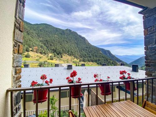 Vista, Terraza con Increibles Vistas Para 8 personas - 3 habitaciones - 2 baños - ARINSAL - FREE PARKING (Terraza con Increibles Vistas Para 6 adultos y 2 extra nino - 3 habitaciones - 2 banos - ARINSAL - F) in Arinsal