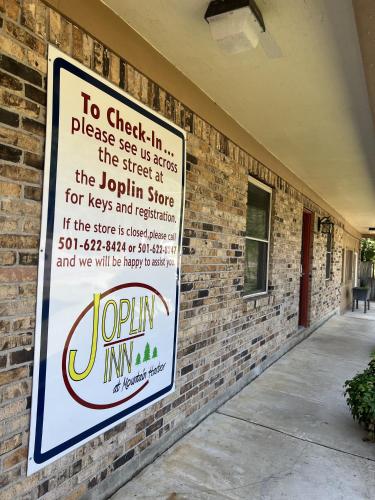 JI9 - Queen Guest Room at the Joplin Inn, Mount Ida (foto 9)