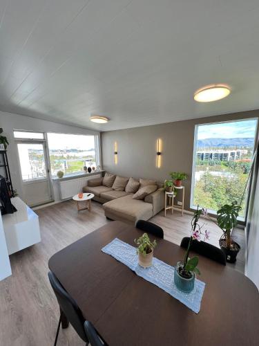 Penthouse Views in Mid-Reykjavík