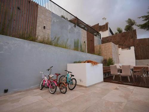 A+View Private Terrace Private Pool Family Fun - Tap to explore photos