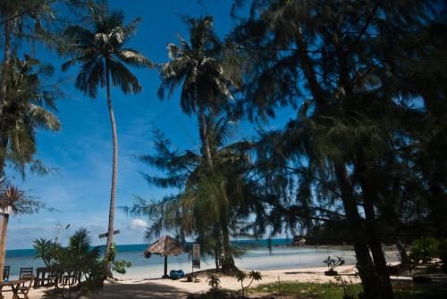 Secret Beach Bungalows