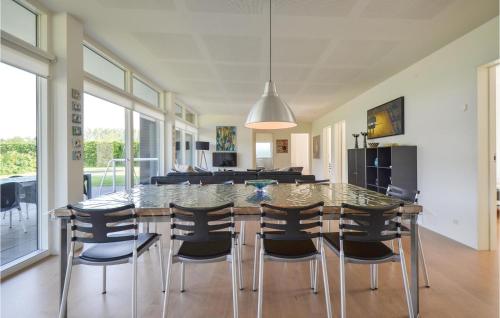 Κουζίνα, Amazing Home In Ebeltoft With 4 Bedrooms, Sauna And Wifi in Έμπελτοφτ