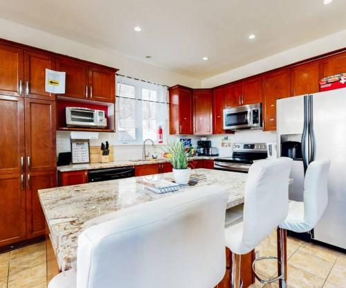 4 Bdrm House in a GREAT Location