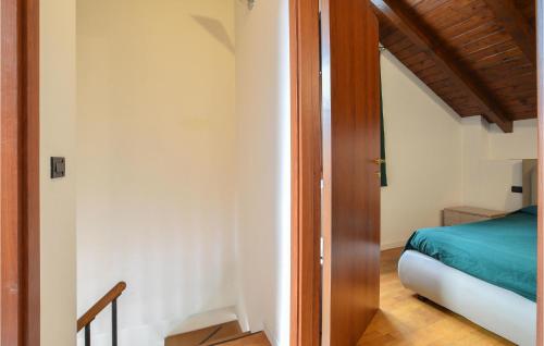 Cozy Apartment In Cadrezzate Con Osmate With Wifi