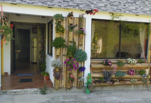 Casa Las Flores, Santa Elena, Medellín.