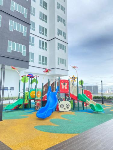 Amber Cove - Couple Couple by Luxpro