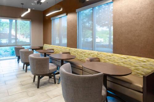 SpringHill Suites by Marriott Baton Rouge South - image 6