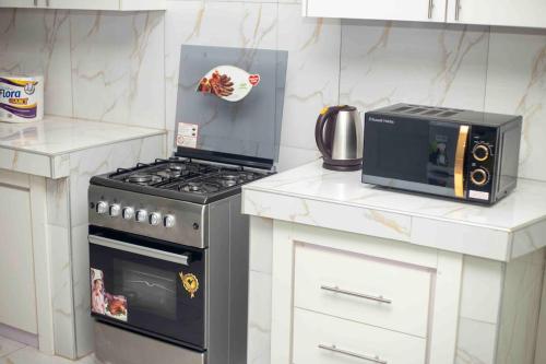 CZECH HOUSE , entire 3 bedroom, Amasaman - Accra in Amasaman