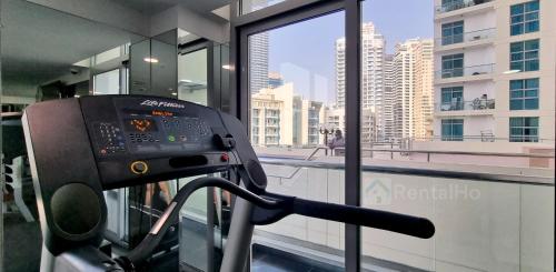 Big Studio w/ Balcony and easy access to the Beach - image 13