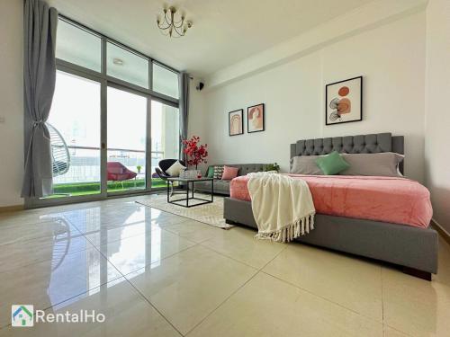 Big Studio w/ Balcony and easy access to the Beach - image 14
