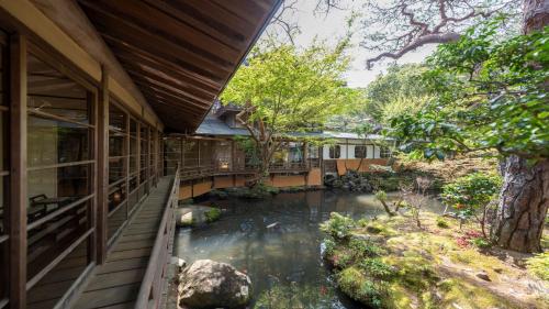 Surrounding environment, Yukairo Kikuya near Hie Shrine