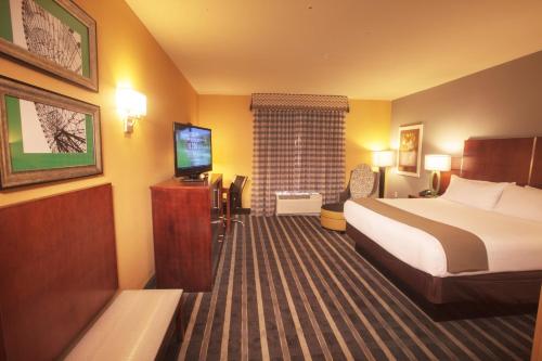 Holiday Inn Express & Suites Perry-National Fairground Area, an IHG Hotel