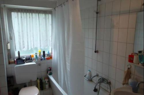 Düsseldorf - Benrath, separates, privates Zimmer