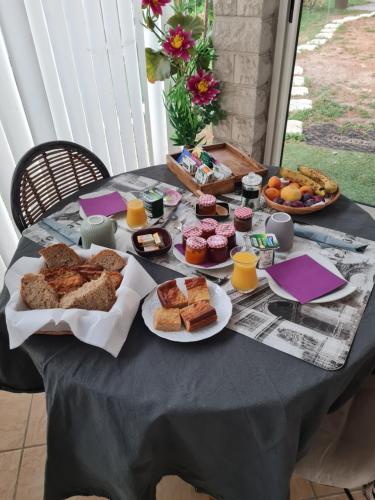 Food and beverages, Les cedres bleus in Saint-Médard-de-Mussidan