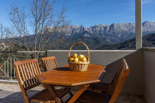 orminia house upper level in 格菲拉普拉卡