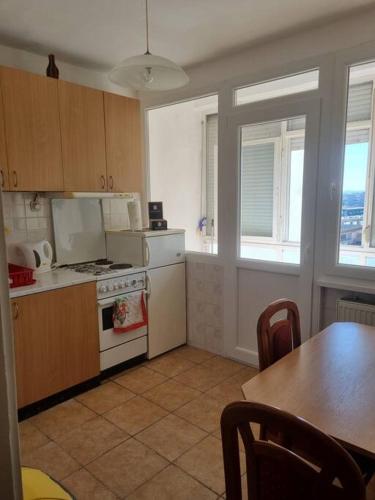 Erkély/terasz, 27 négyzetméteres, 1 hálószobás Ház 1 fürdőszobával Karlovac területén (Studio apartman Luna) in Karlovac