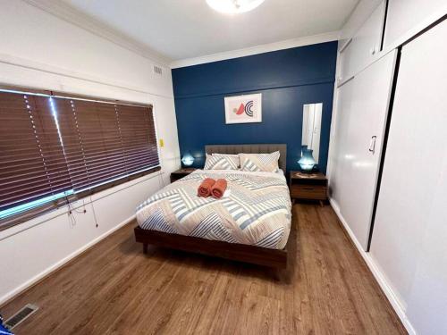 BEST VALUE: 2BR House Near shops & Noble Park Station