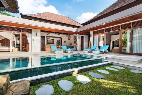 Welcome to Villa Liang, a verdant 3 bedrooms villa in Ubud