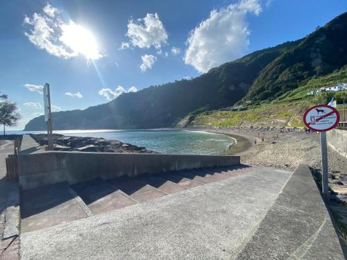 Casa do Mar - Ribeira Quente Azores in ริเบย์รา เกงชิ