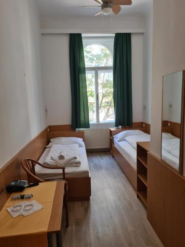 Pension Ani-Falstaff - image 2