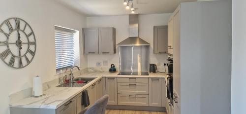 Brand new Entire 4-Bed House in Peterborough