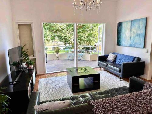 Riverfront Bliss - Walking distance to Showgrounds/Flemington Racecourse