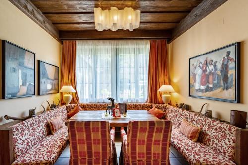 בר/טרקלין, Hotel im Park in באד רדקרסבורג