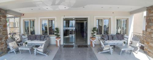 Thea Hotel - Studios & Suites