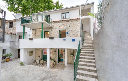 Apartments History, Split