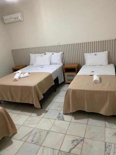1 double bed, 1 twin bed