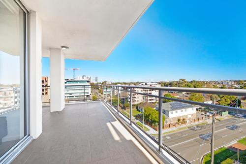 Modern 2Br Apt close to ShoppingTrainHospital