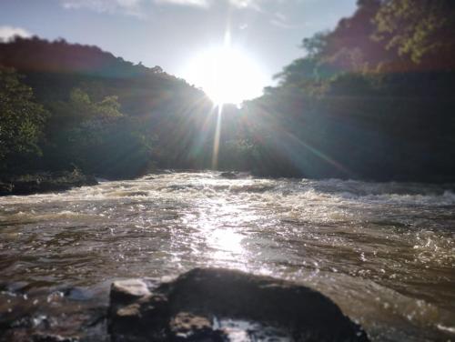 CHÁCARA DOMINGOS MARTINS - SANTO GRAAL - Montanhas, Corredeiras, Piscina, Natureza e Paz